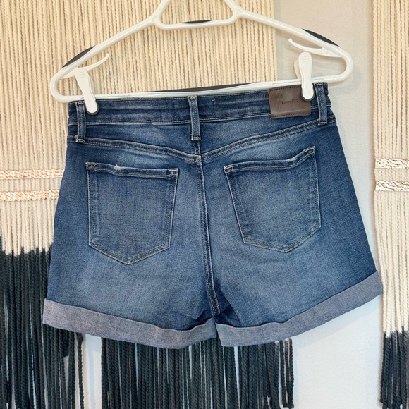 Level 99
Size: 27 - Picture 2 of 3